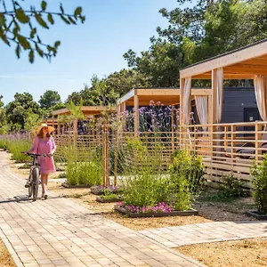 4* Vakantiepark Mobile Homes Lopari