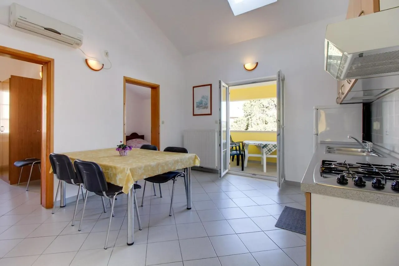 Apartmani Branko Nerezine