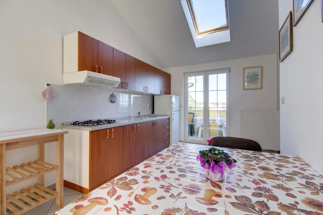 Apartmani Branko Nerezine 0*,